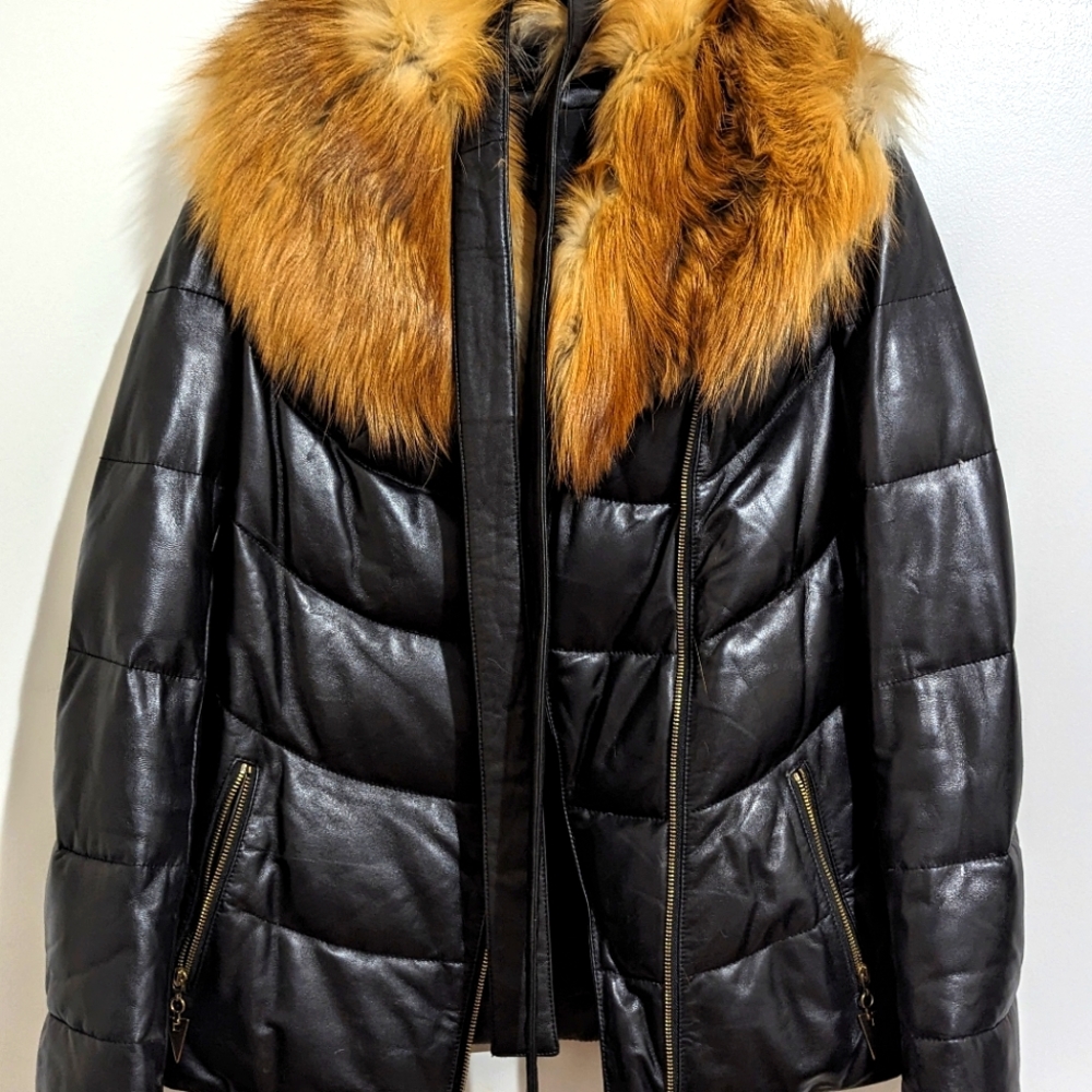 Leather puffer jacket with real fox fur collar